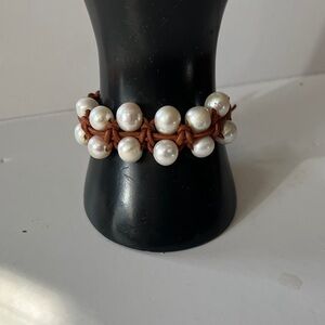 Women Elegant Fresh Water Pearl Bracelet with Brown Leather Cord, 7 inches